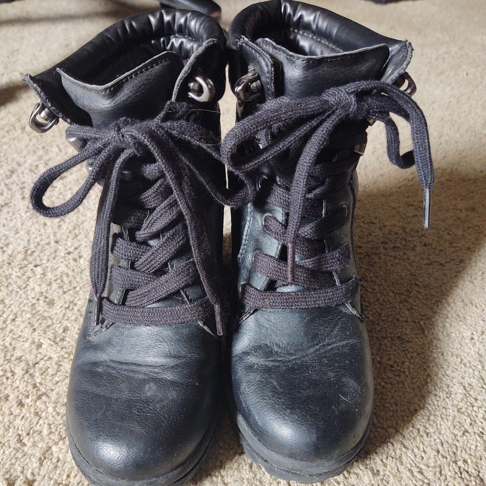 Heeled booties